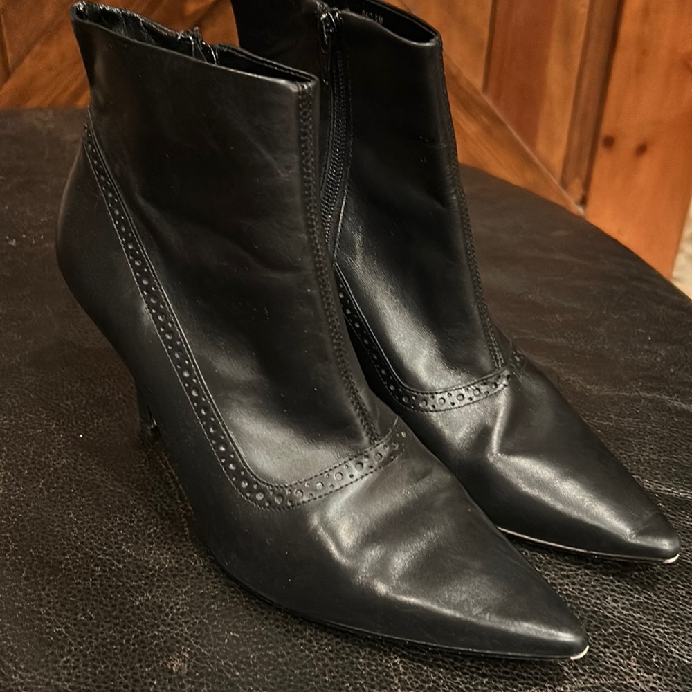 Boots with heel